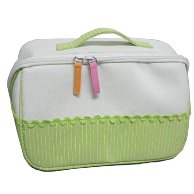 Easy carry diaper bag